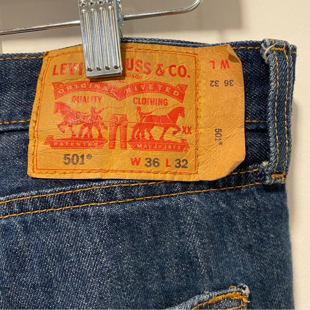 Levi's 501 Original Fit Men's Jeans Dark Blue Wash Size 36x32 Button Fly Classic